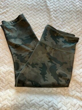 lululemon athletica Camo Leggings Wunder Under style